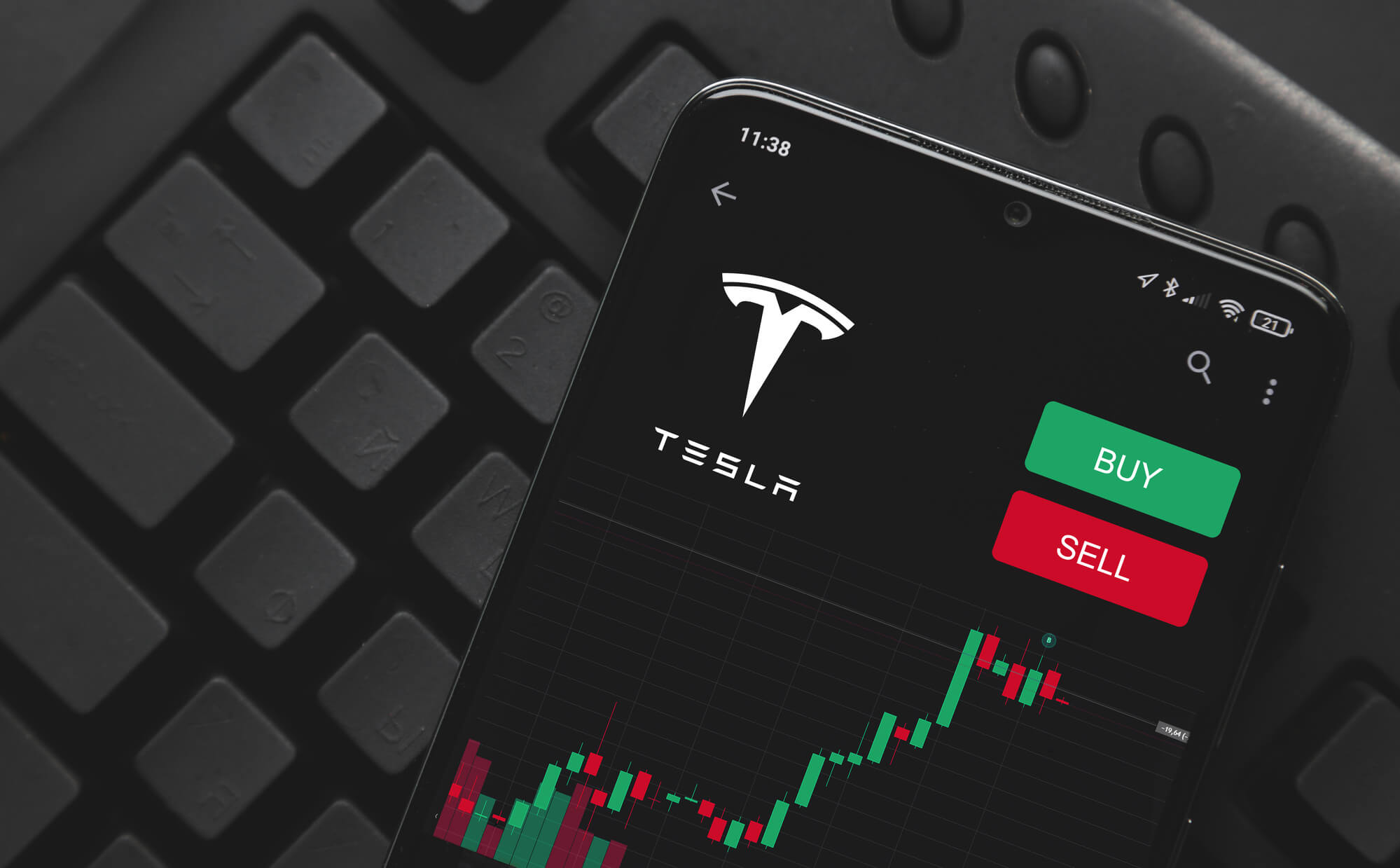 aksii-tesla-rastut-bolee-chem-na-6-prosentov-na-premarkete-v-ponedelnik